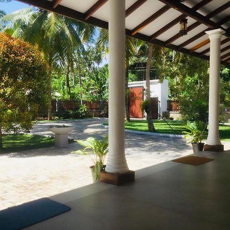 Casa Blanca Hotel Ahangama Bagian luar foto