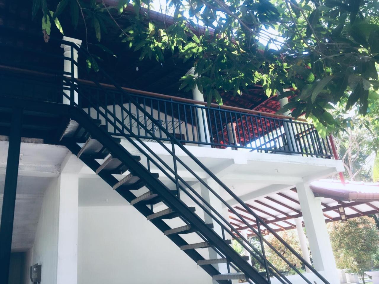 Casa Blanca Hotel Ahangama Bagian luar foto