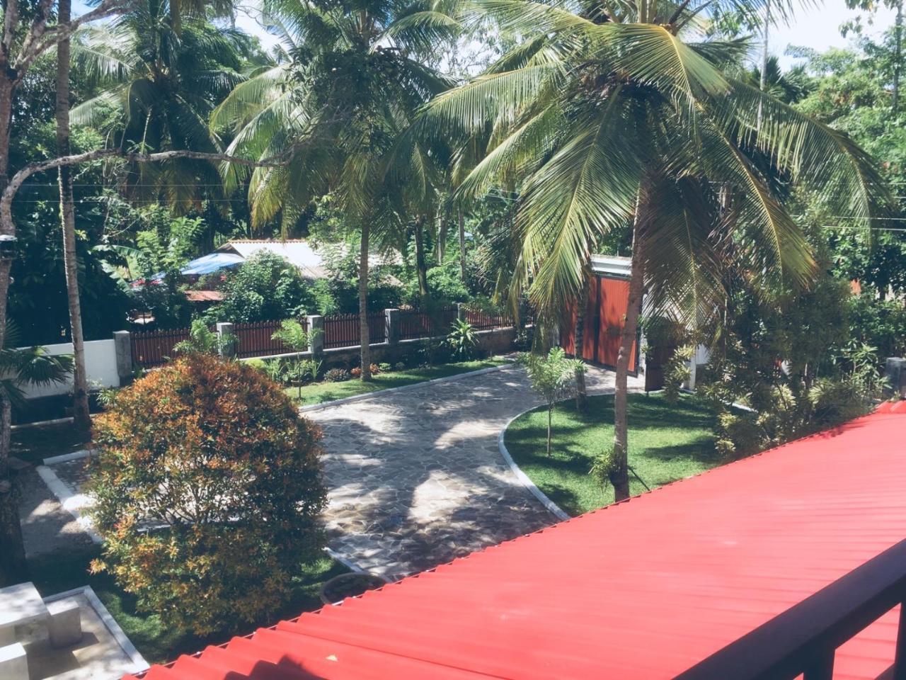 Casa Blanca Hotel Ahangama Bagian luar foto
