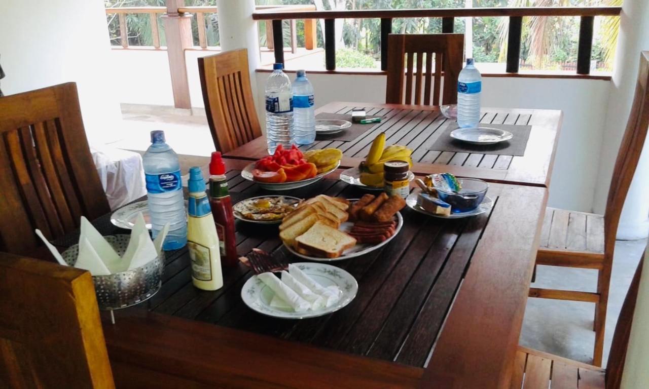 Casa Blanca Hotel Ahangama Bagian luar foto