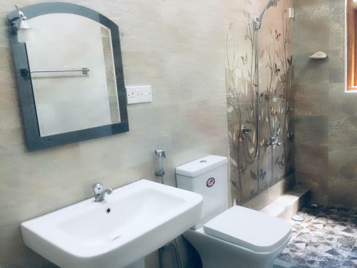 Casa Blanca Hotel Ahangama Bagian luar foto